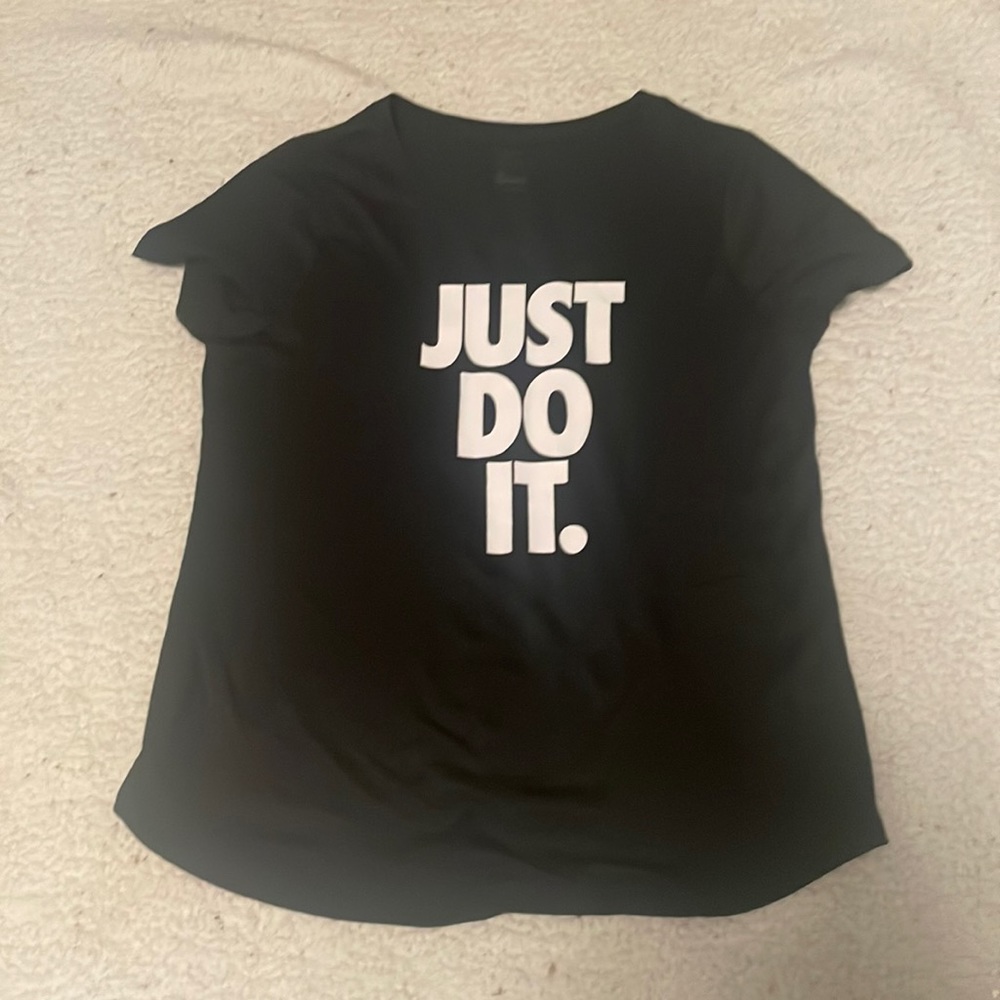 Black NIKE kids T shirt